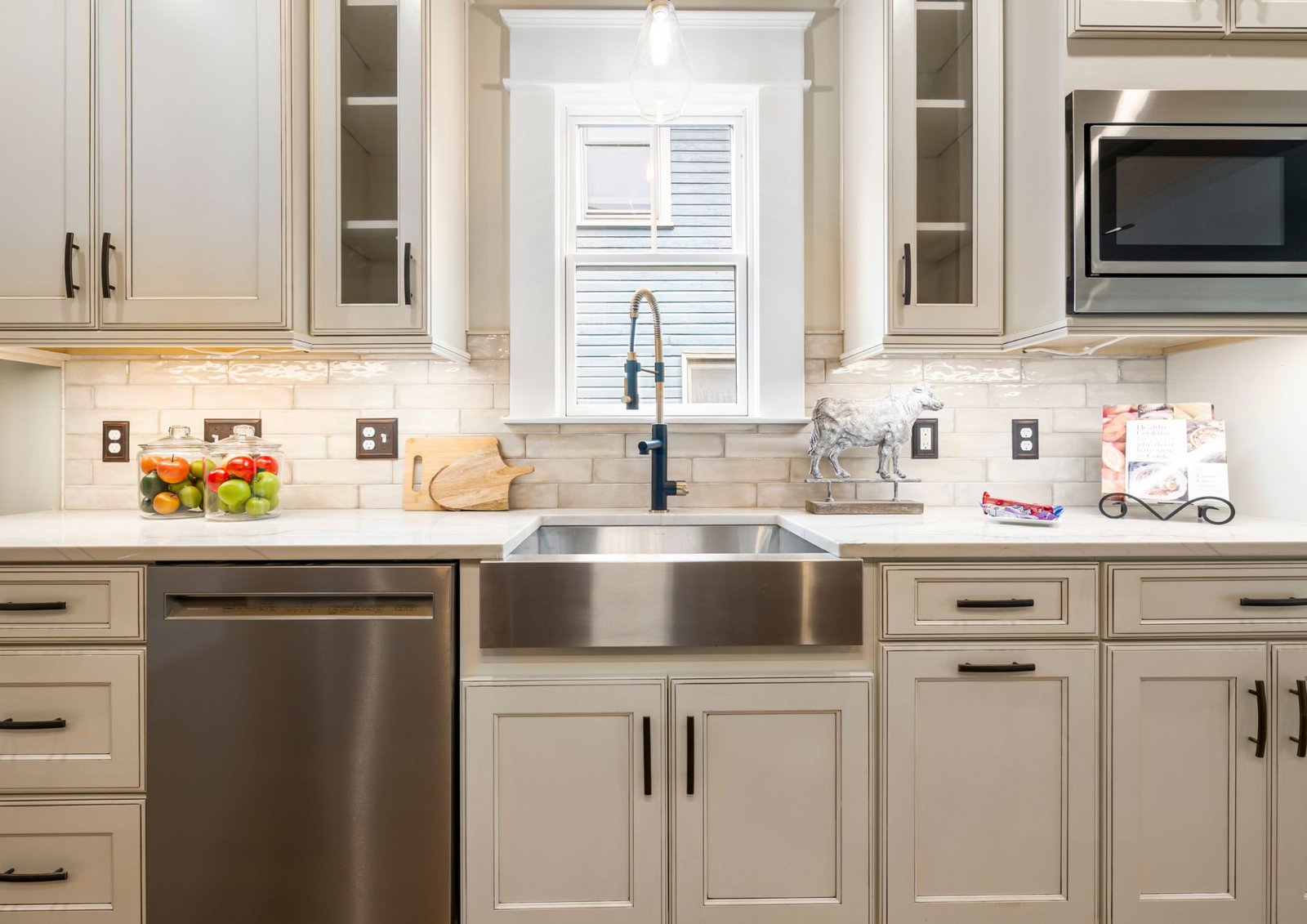 Vanity refinishing — Semi-gloss